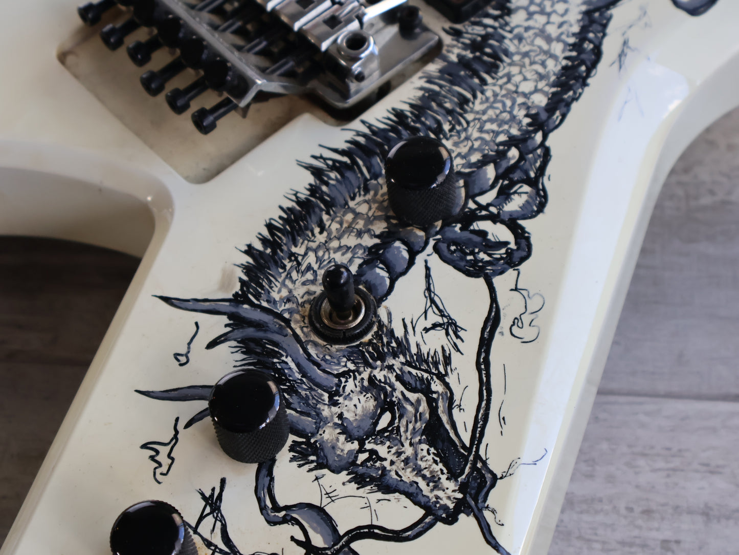 1989 BC Rich Japan WG-801 Warlock (White Dragon)