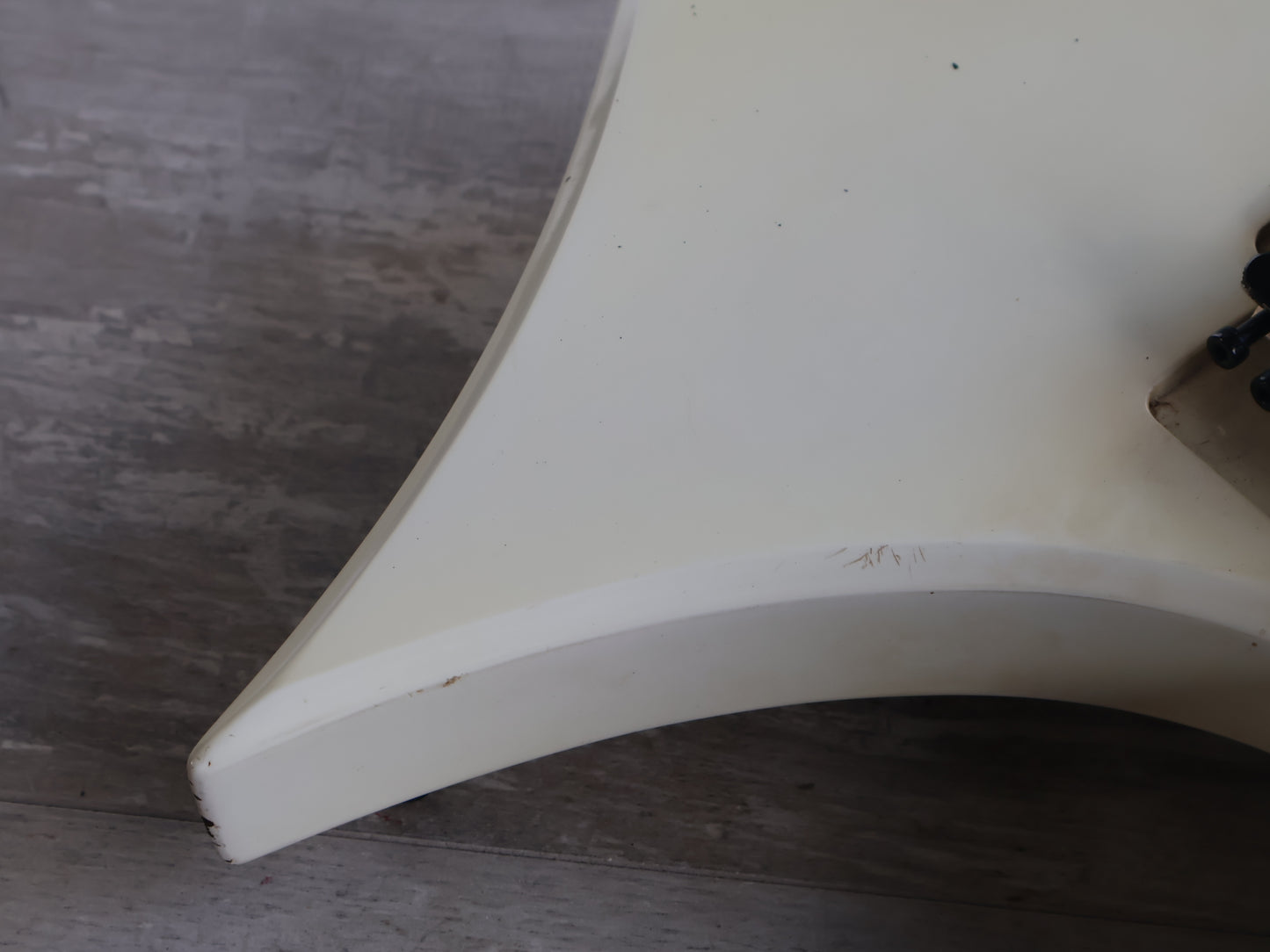 1989 BC Rich Japan WG-801 Warlock (White Dragon)