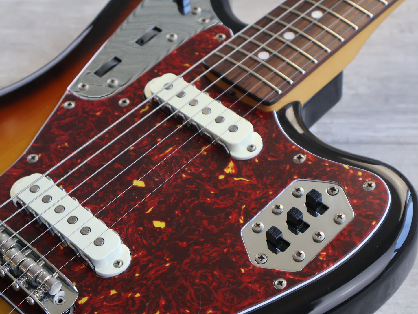 2004 Fender Japan JG66-80 '66 Reissue Jaguar (Sunburst)