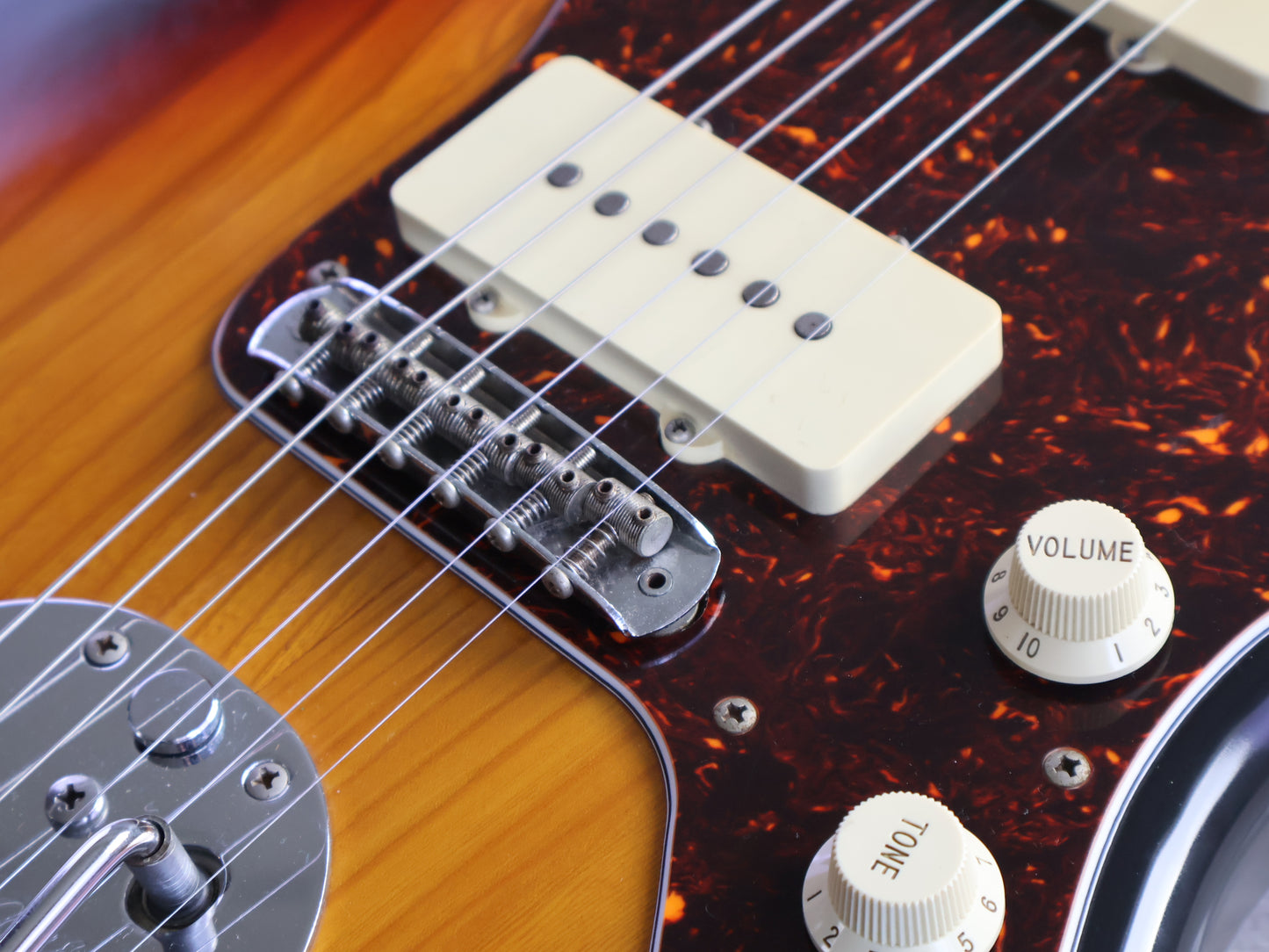 1985 Fender Japan "E Series" JM66-70 '66 Reissue Jazzmaster (Sunburst)