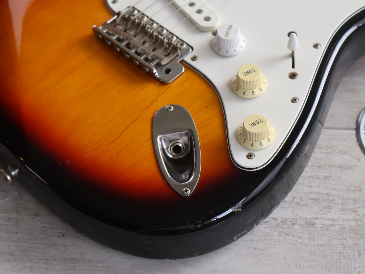 2005 Fender Japan ST-STD Stratocaster Standard (Sunburst)