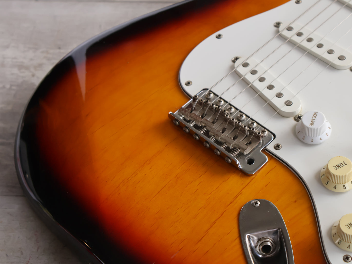 2005 Fender Japan ST-STD Stratocaster Standard (Sunburst)