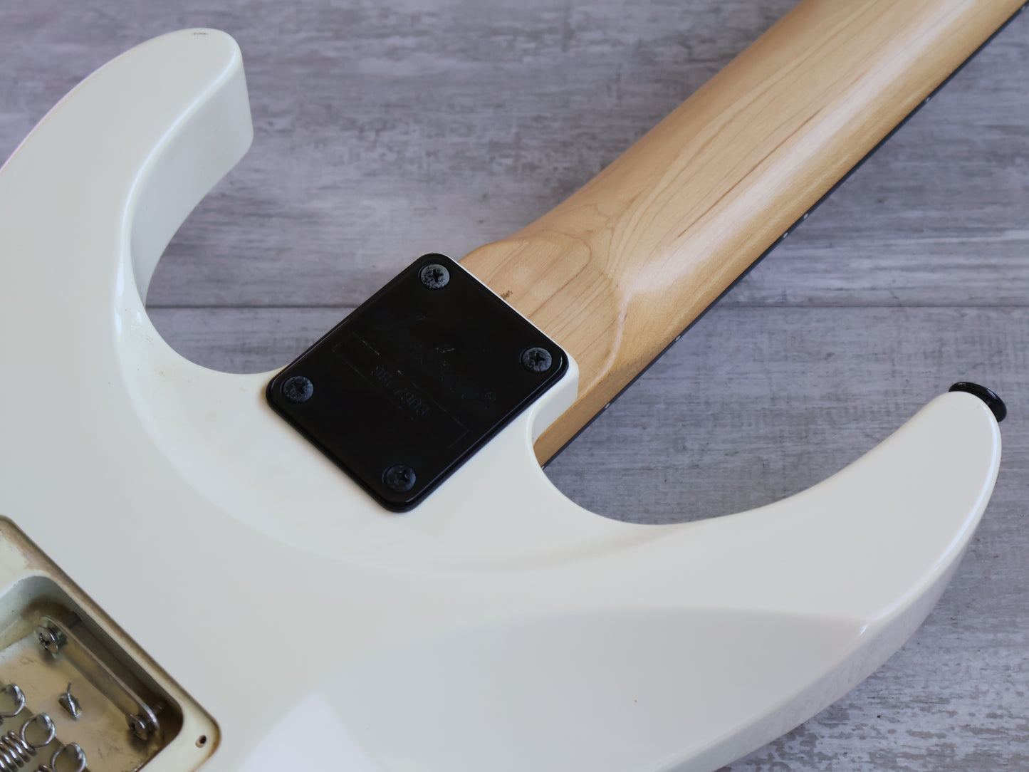 2000's Jackson Japan DK2M Pro Series Dinky w/EMG's (Snow White)