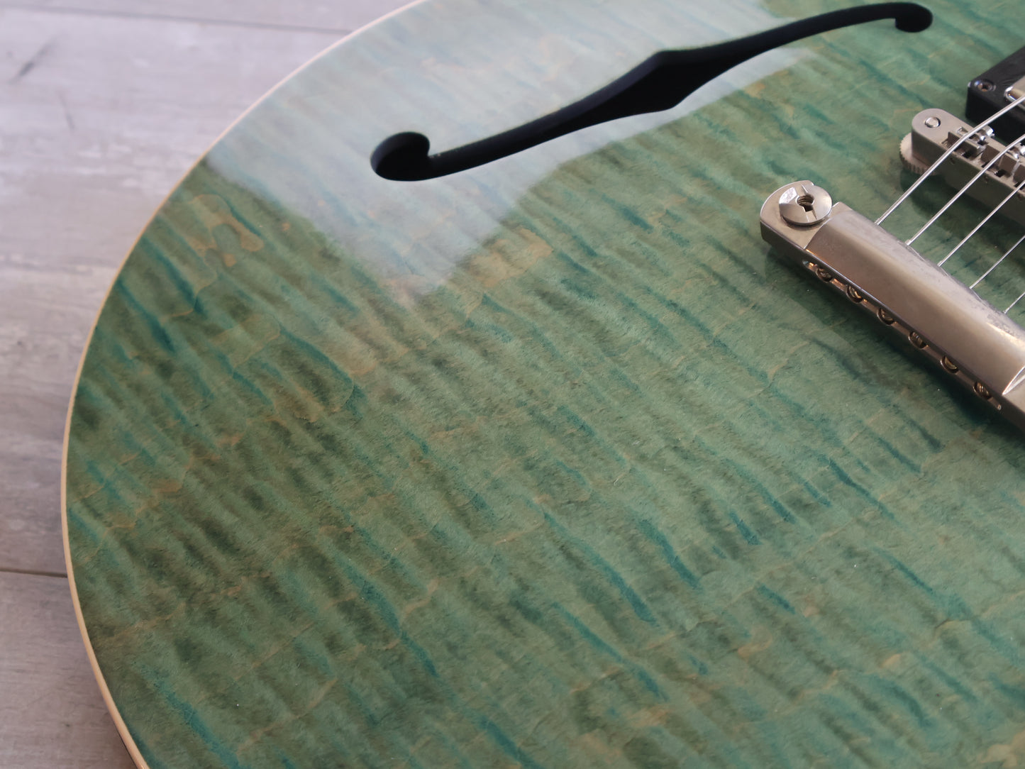 2016 Gibson USA Memphis ES-335 Semi Hollowbody (Figured Turquoise)