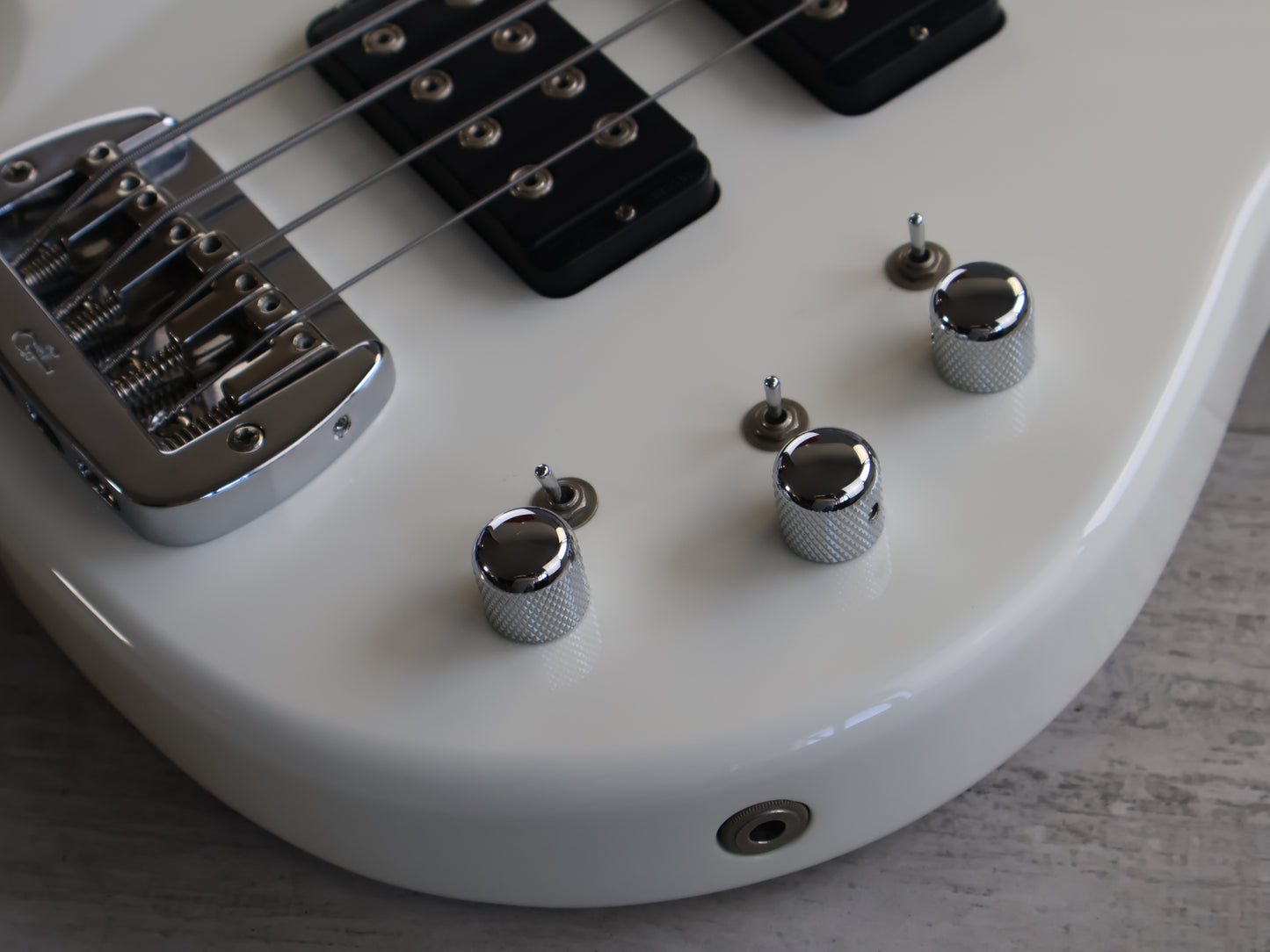 2003 G&L Japan L-2000 Premium Series Bass (White)