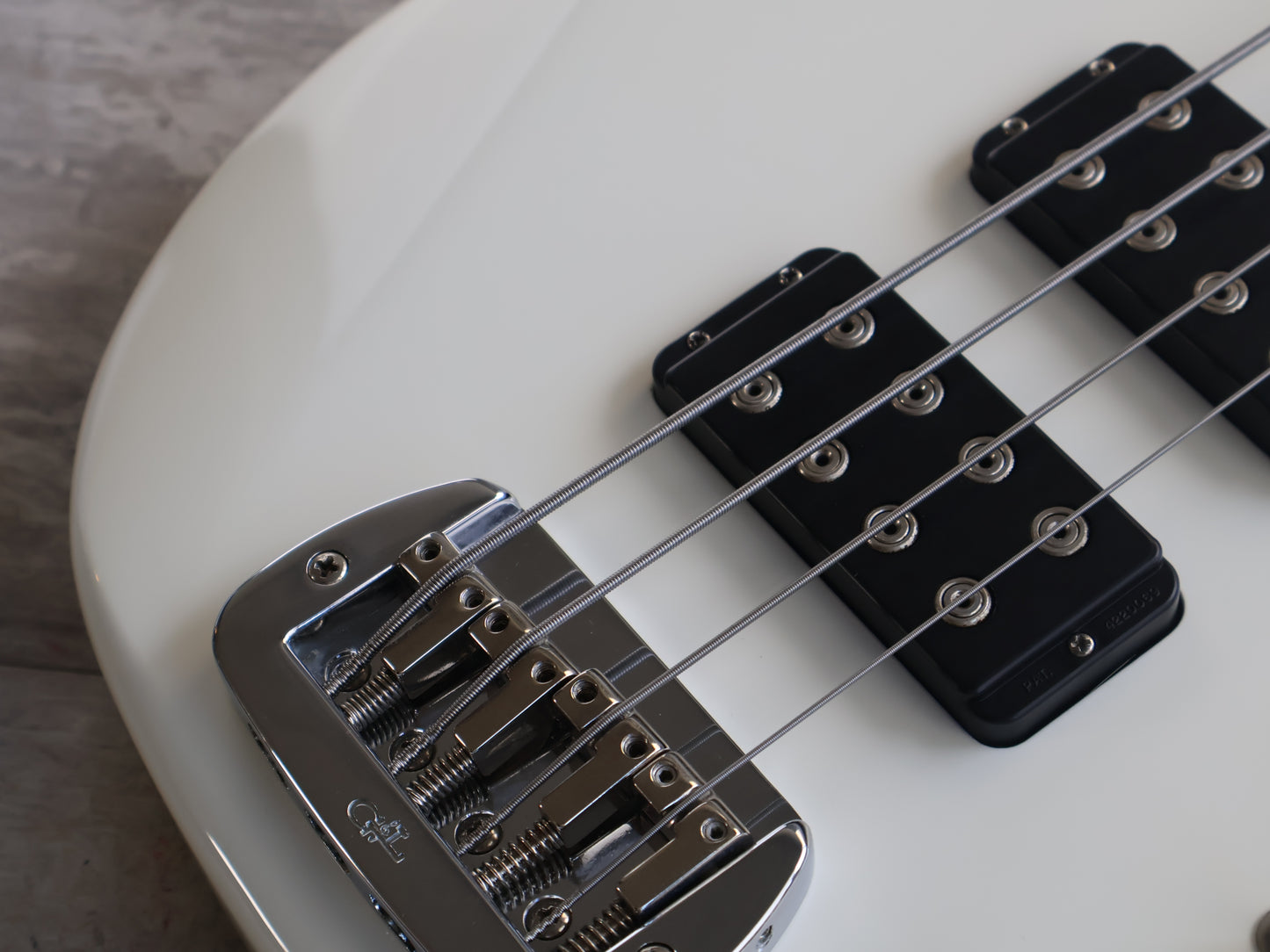 2003 G&L Japan L-2000 Premium Series Bass (White)