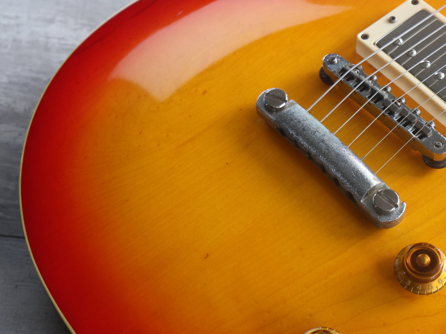 1983 Tokai Love Rock TLS-50 Les Paul Standard (Cherry Sunburst)