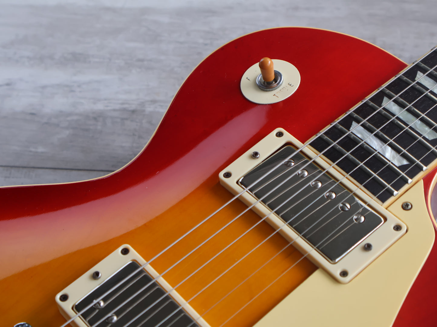 1983 Tokai Love Rock TLS-50 Les Paul Standard (Cherry Sunburst)