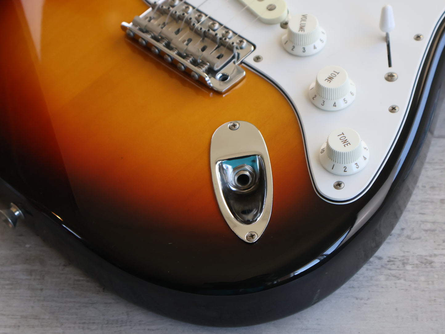 2014 Fender Japan ST-STD Stratocaster Standard (Sunburst)