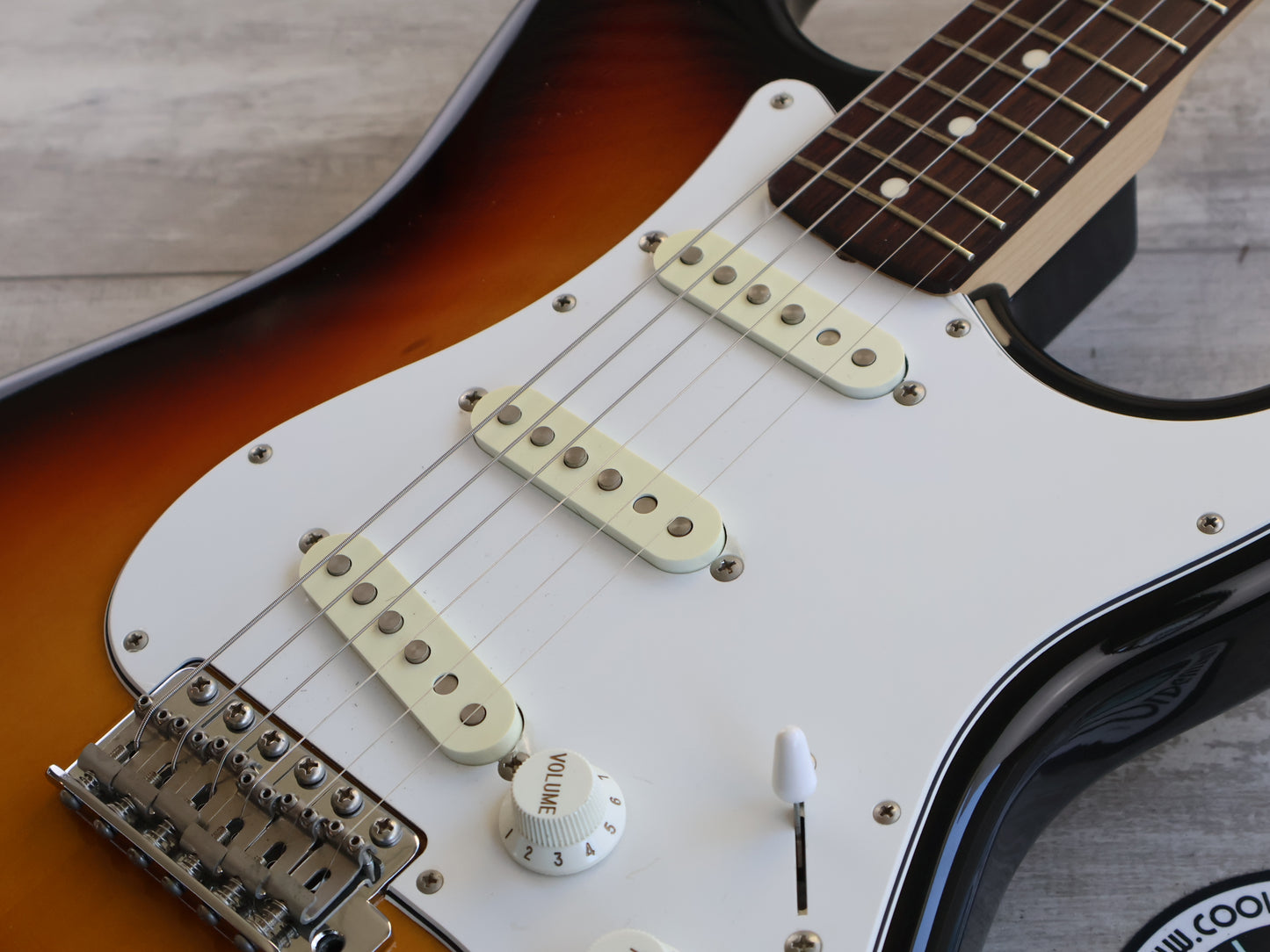 2014 Fender Japan ST-STD Stratocaster Standard (Sunburst)