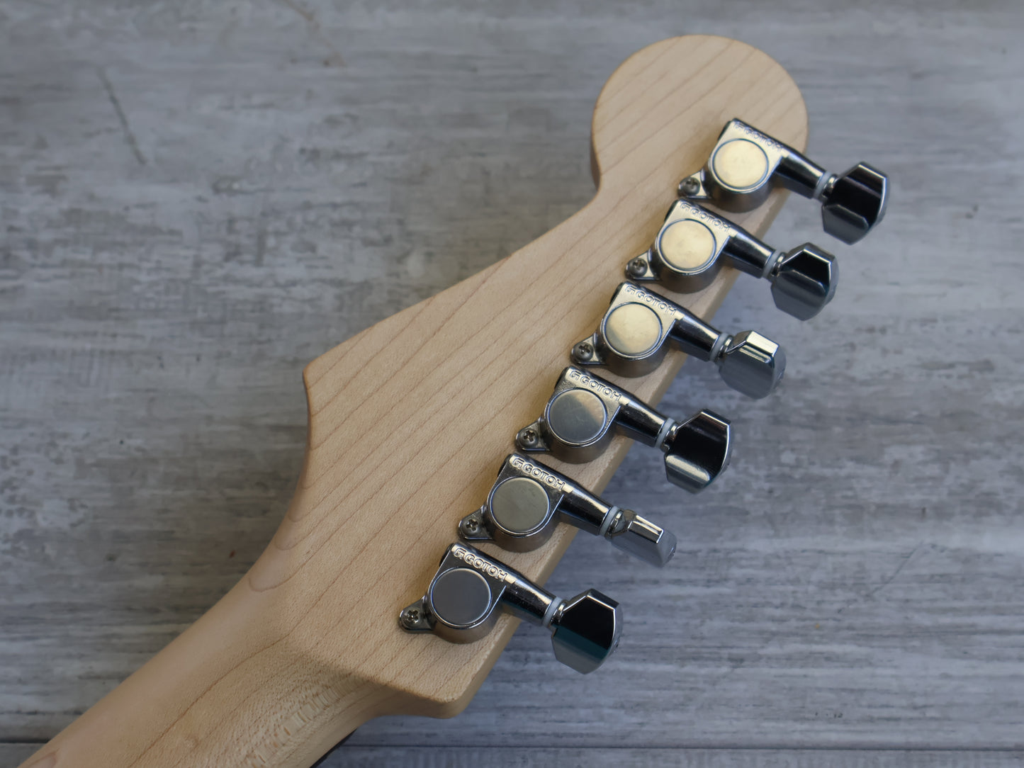 2014 Fender Japan ST-STD Stratocaster Standard (Sunburst)