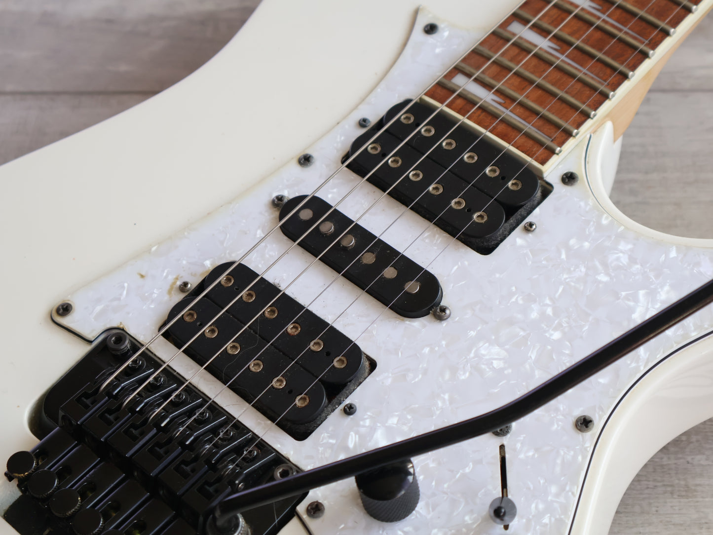 2019 Ibanez RG350DX HSH Superstrat (White)