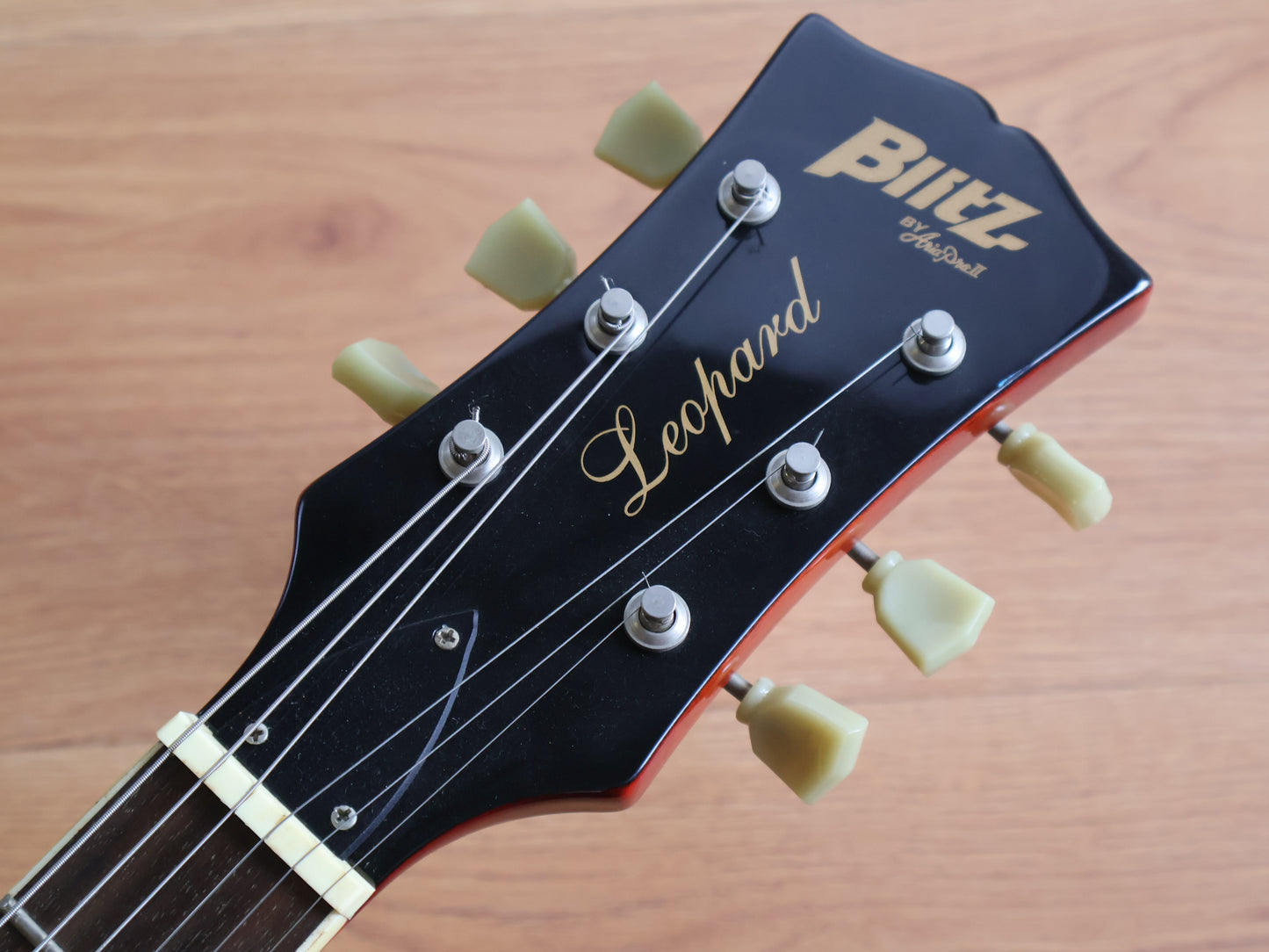 Blitz by Aria Pro II Leopard Les Paul Standard (Honeyburst)
