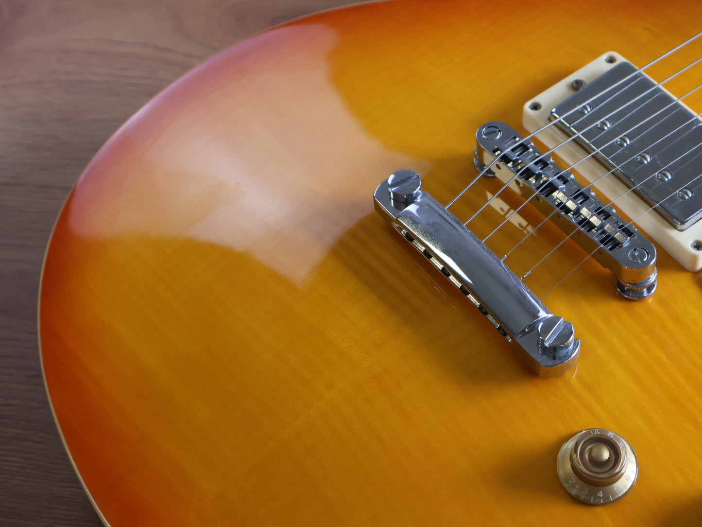 Blitz by Aria Pro II Leopard Les Paul Standard (Honeyburst)