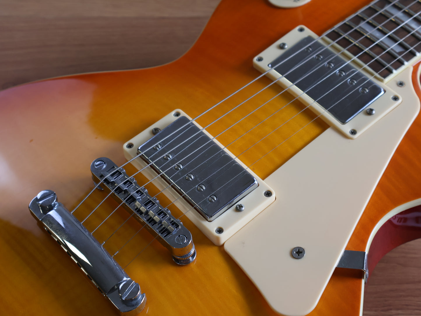 Blitz by Aria Pro II Leopard Les Paul Standard (Honeyburst)