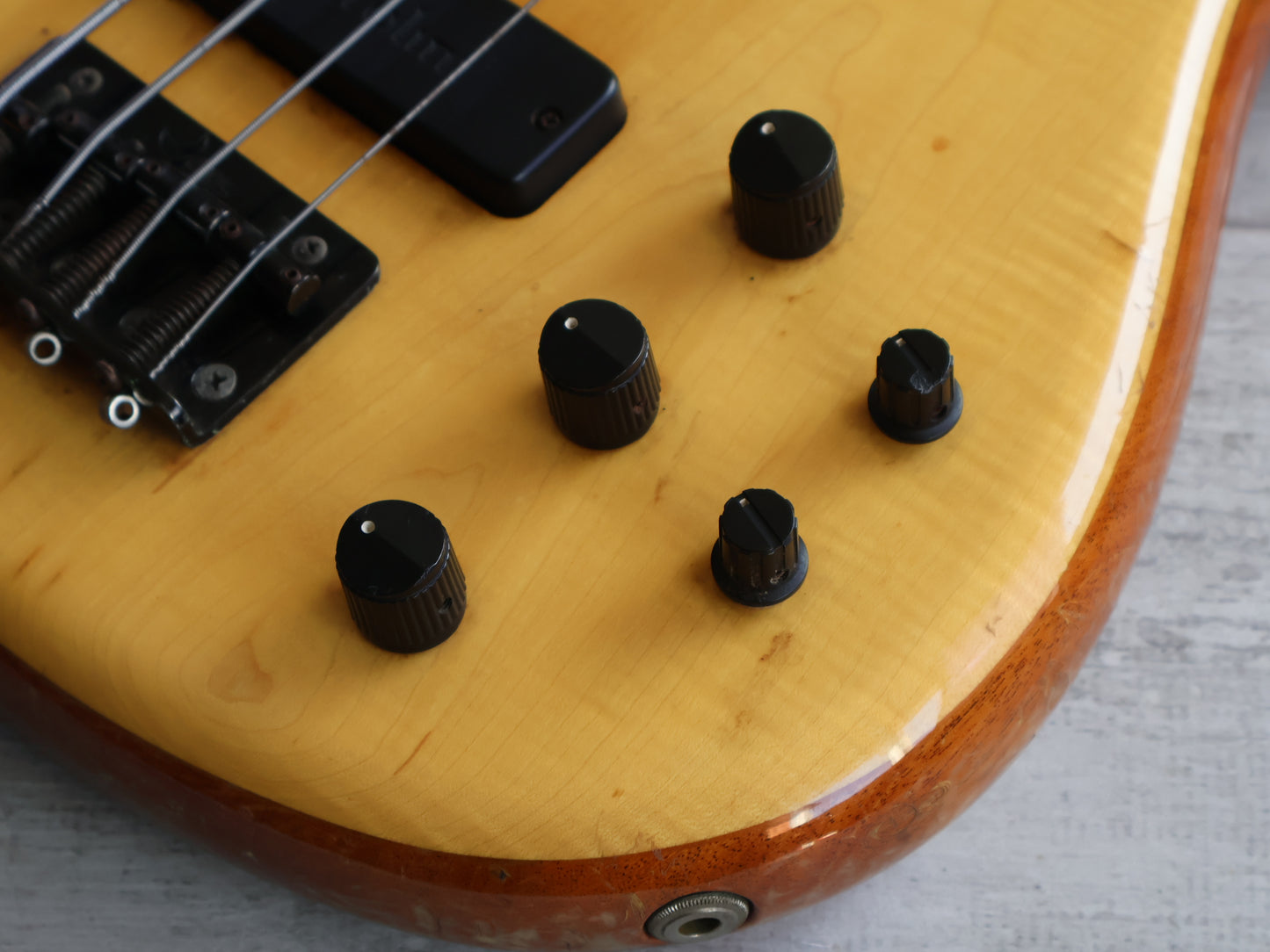 1990's Moon Japan MBC-4 Active Bass w/Bartolini's (Natural)