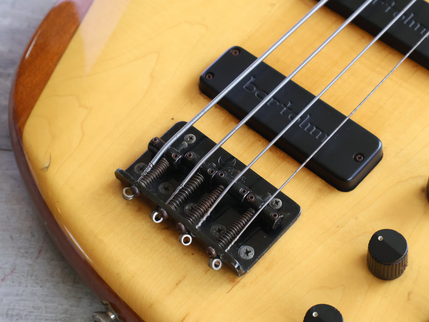 1990's Moon Japan MBC-4 Active Bass w/Bartolini's (Natural)