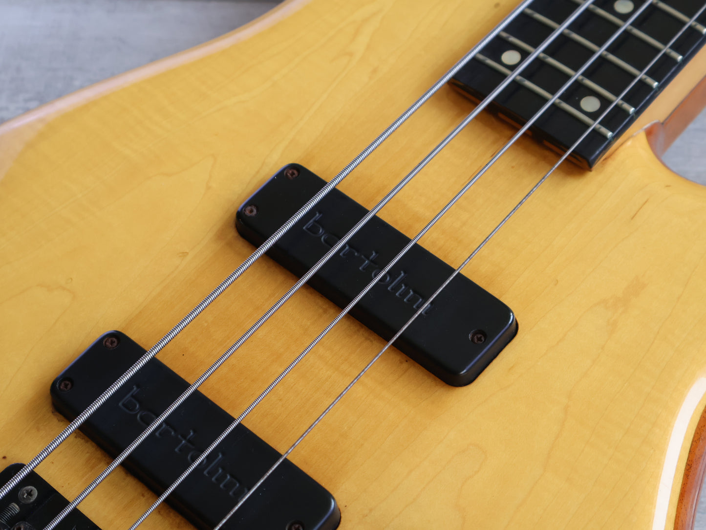 1990's Moon Japan MBC-4 Active Bass w/Bartolini's (Natural)