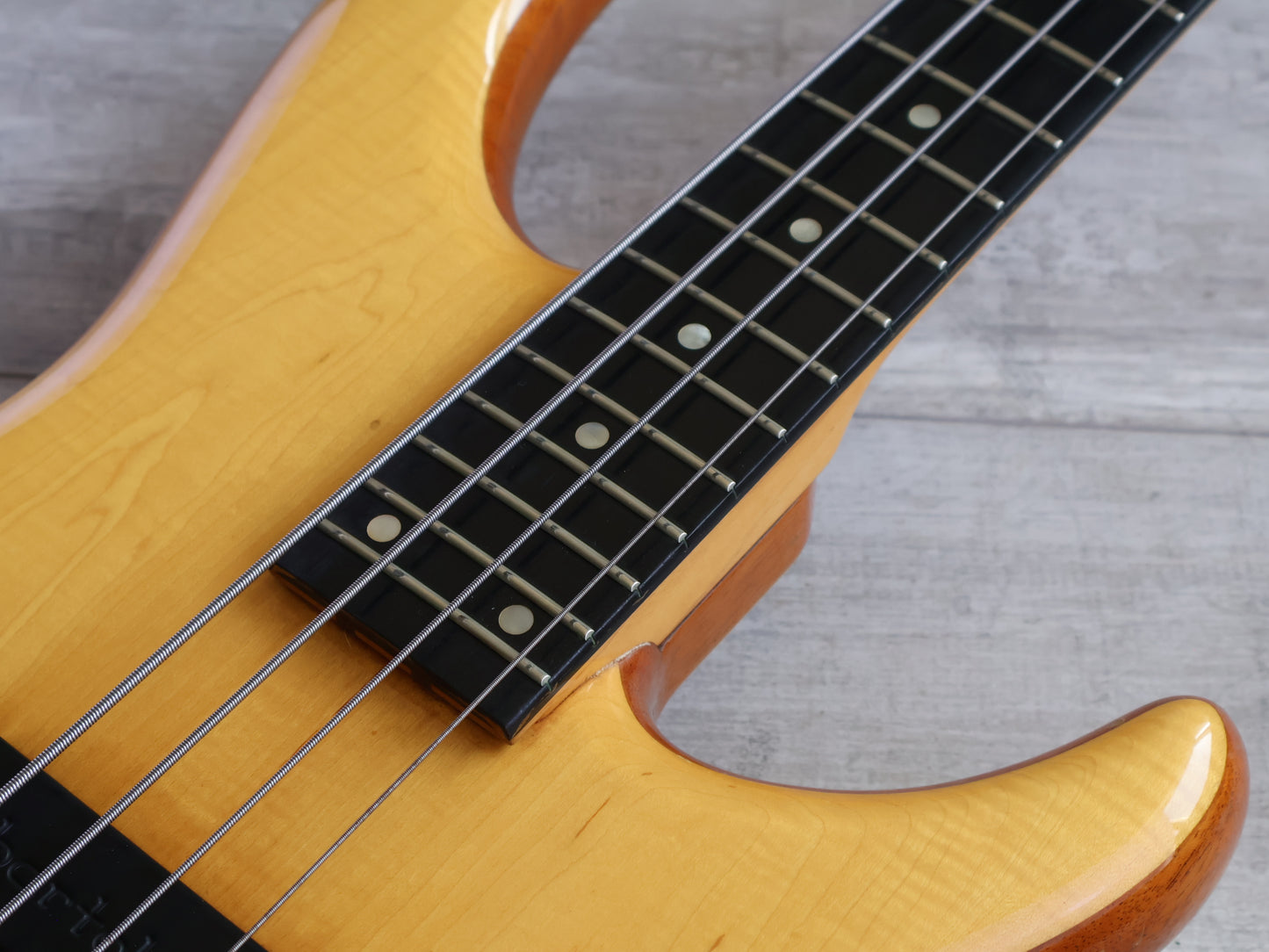 1990's Moon Japan MBC-4 Active Bass w/Bartolini's (Natural)