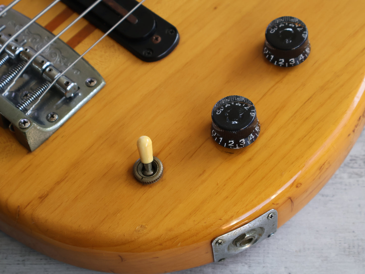1982 Yamaha Japan BB2000 Neckthrough Broad Bass (Natural)