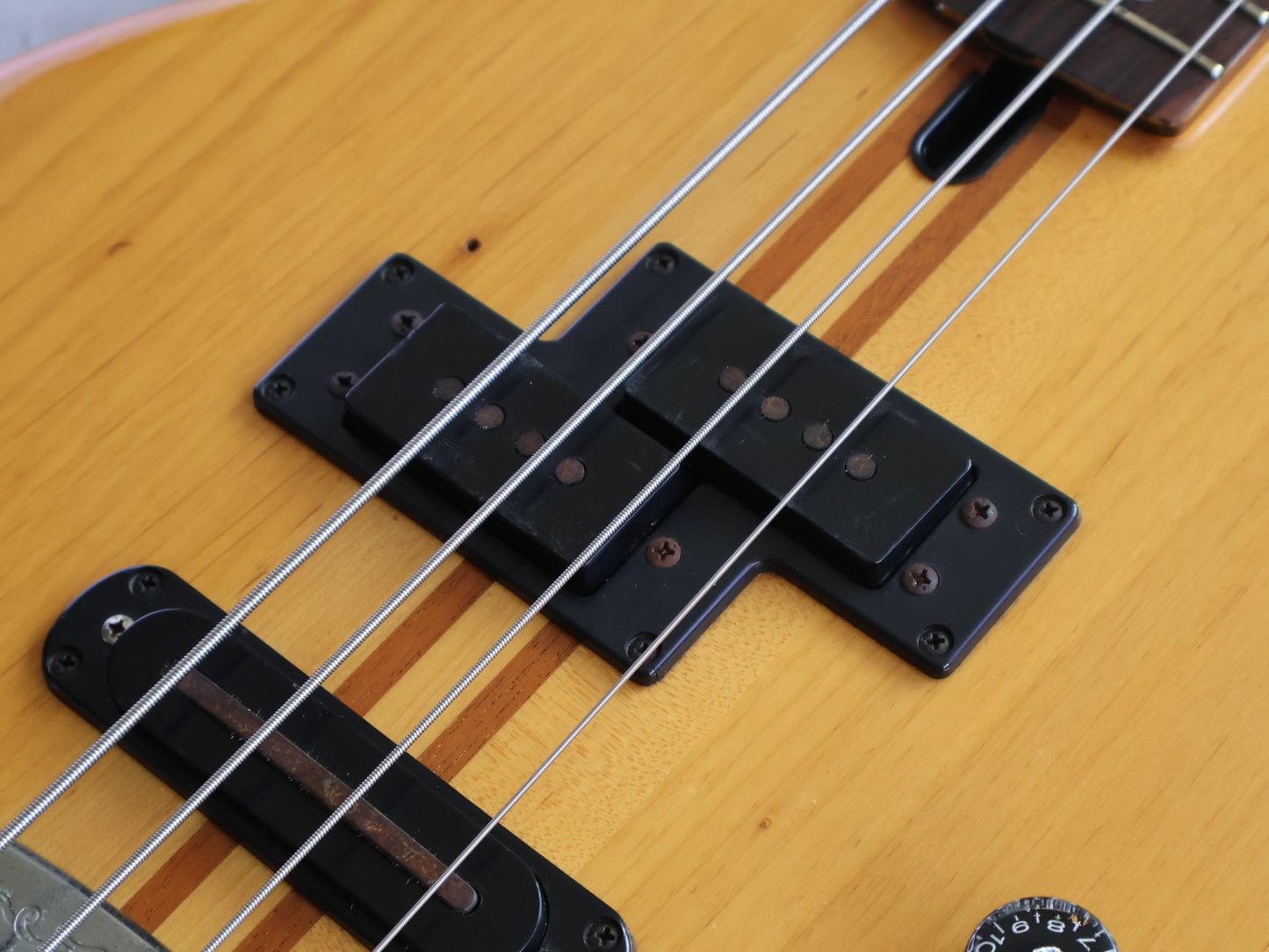 1982 Yamaha Japan BB2000 Neckthrough Broad Bass (Natural)