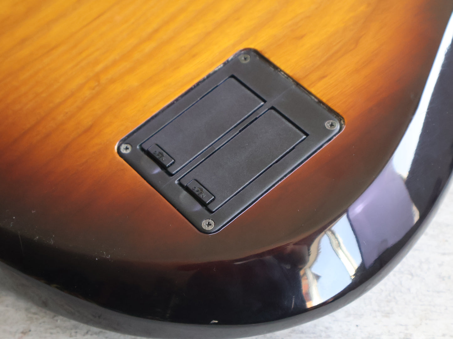 1994 Aria Pro II AVB-MIDI-05 Custom Shop Midi Enabled 5-String Bass (Sunburst)