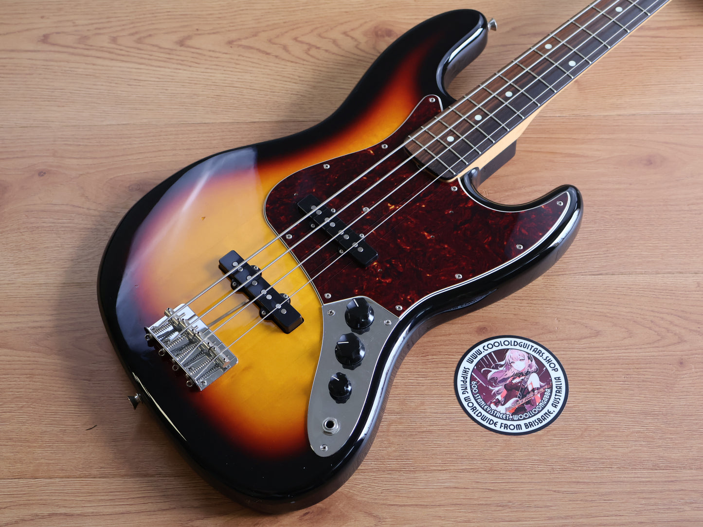 2023 Fender Japan Traditional '60s Jazz Bass (Sunburst)
