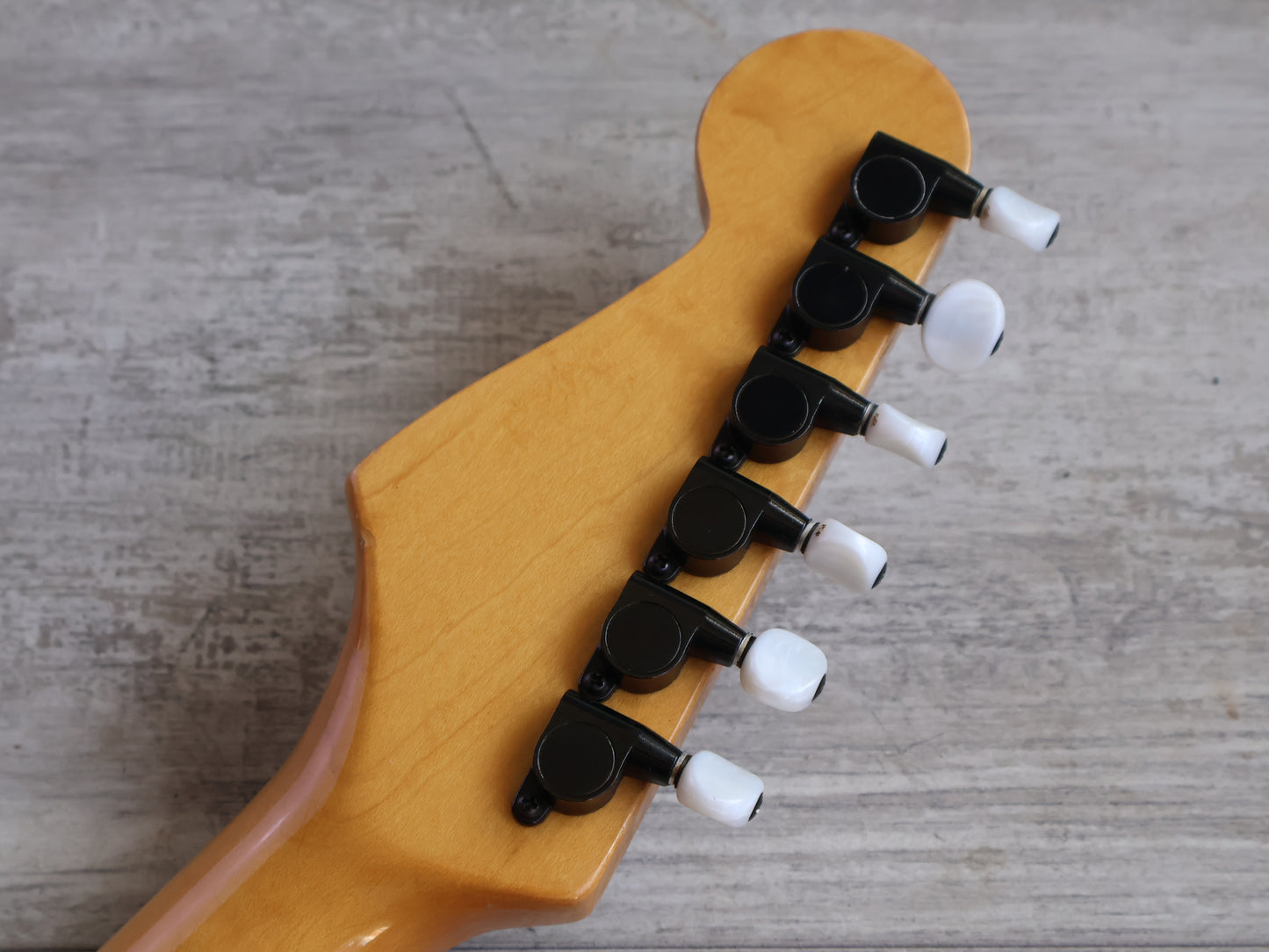 1985 Fernandes Japan ST-65JL Jake E Lee Signature Stratocaster (White)