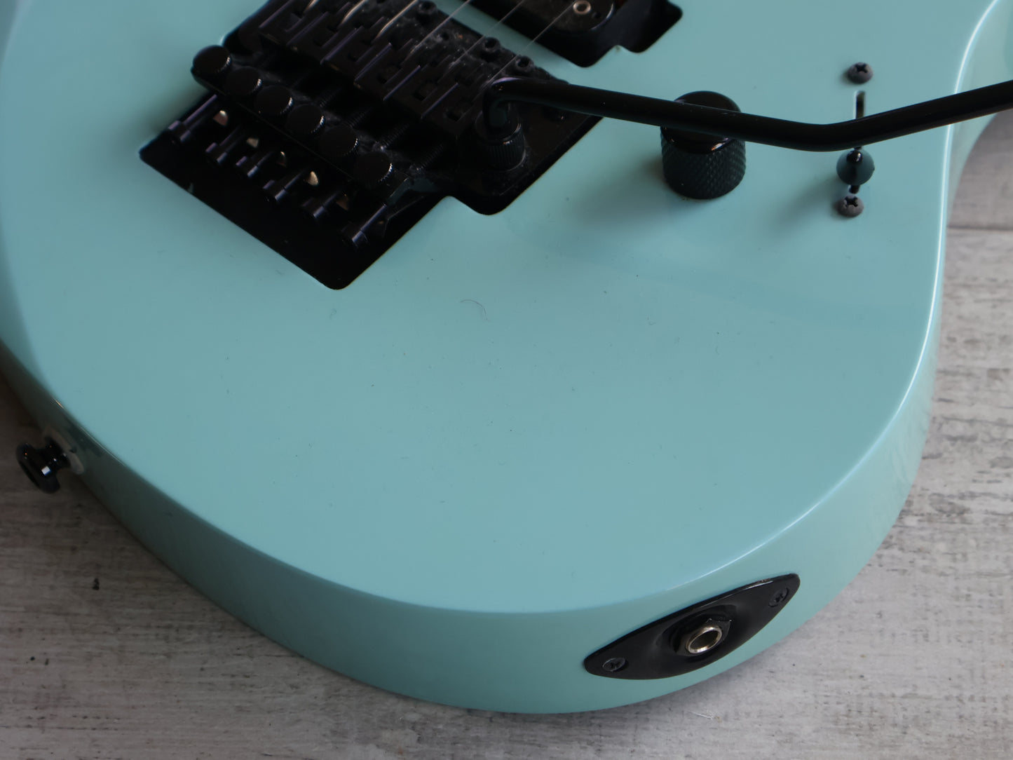 Balaguer Diablo Retro 27 Fret w/Floyd Rose (Cerulean Blue)