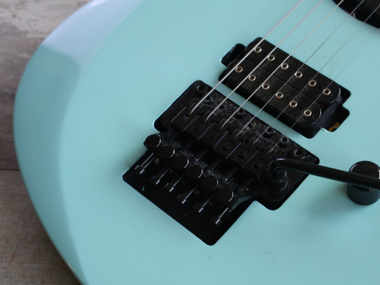 Balaguer Diablo Retro 27 Fret w/Floyd Rose (Cerulean Blue)