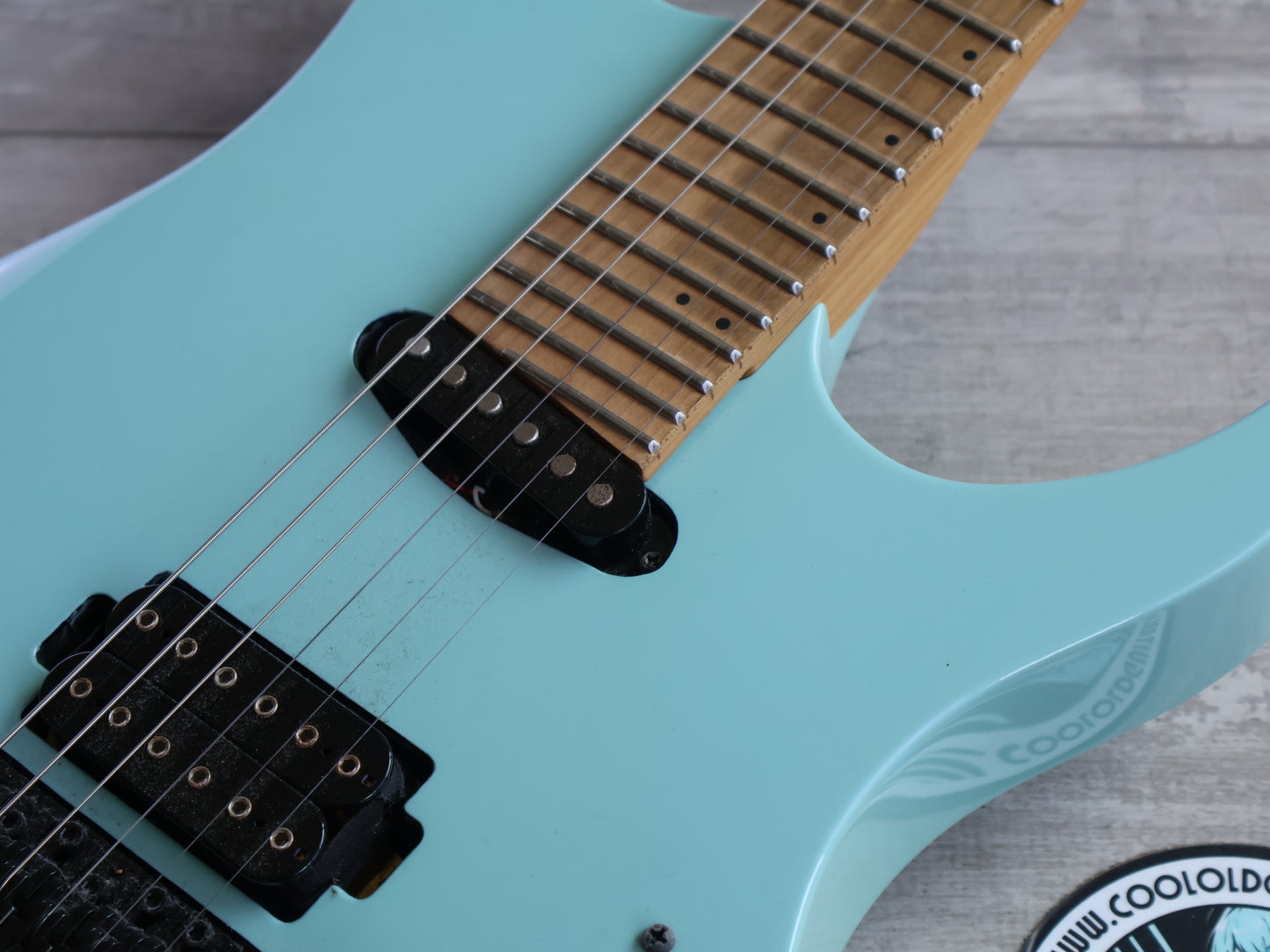 Balaguer Diablo Retro 27 Fret w/Floyd Rose (Cerulean Blue)