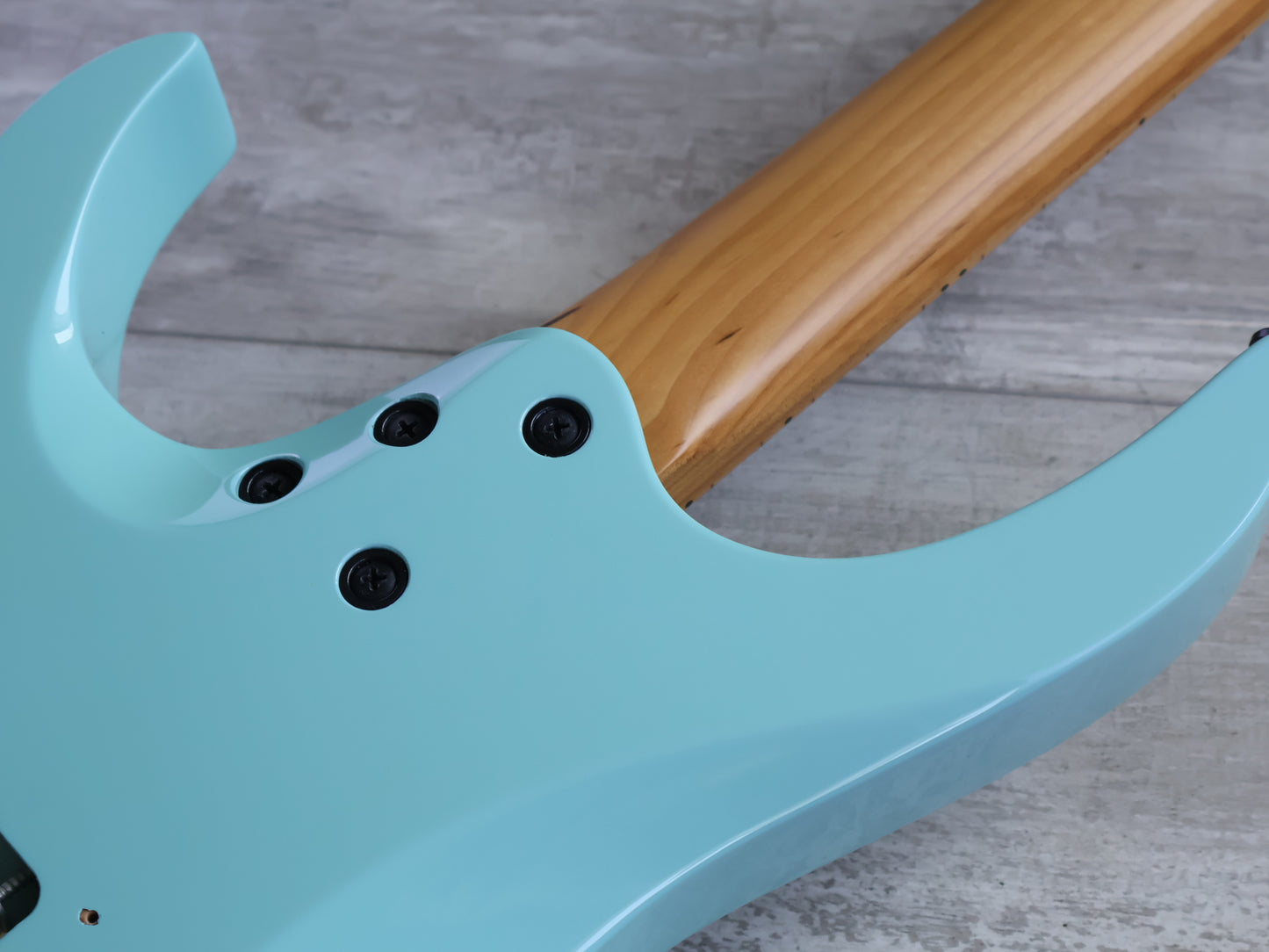 Balaguer Diablo Retro 27 Fret w/Floyd Rose (Cerulean Blue)