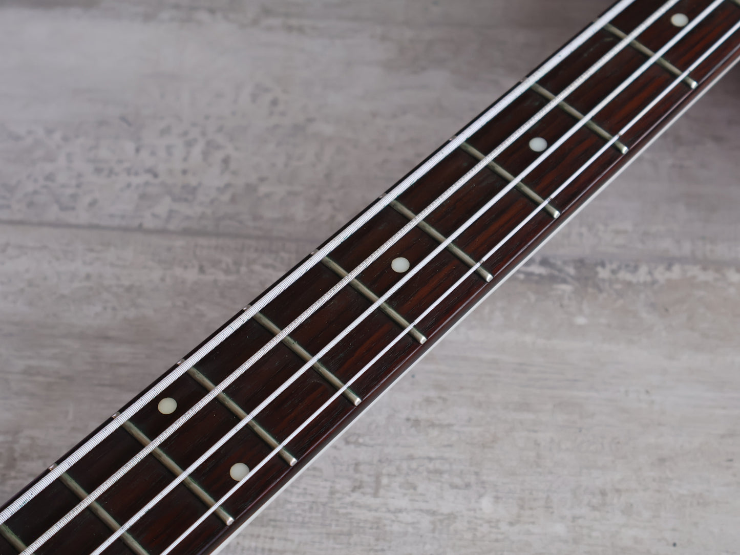 2015 Epiphone Thunderbird Classic IV (Alpine White)