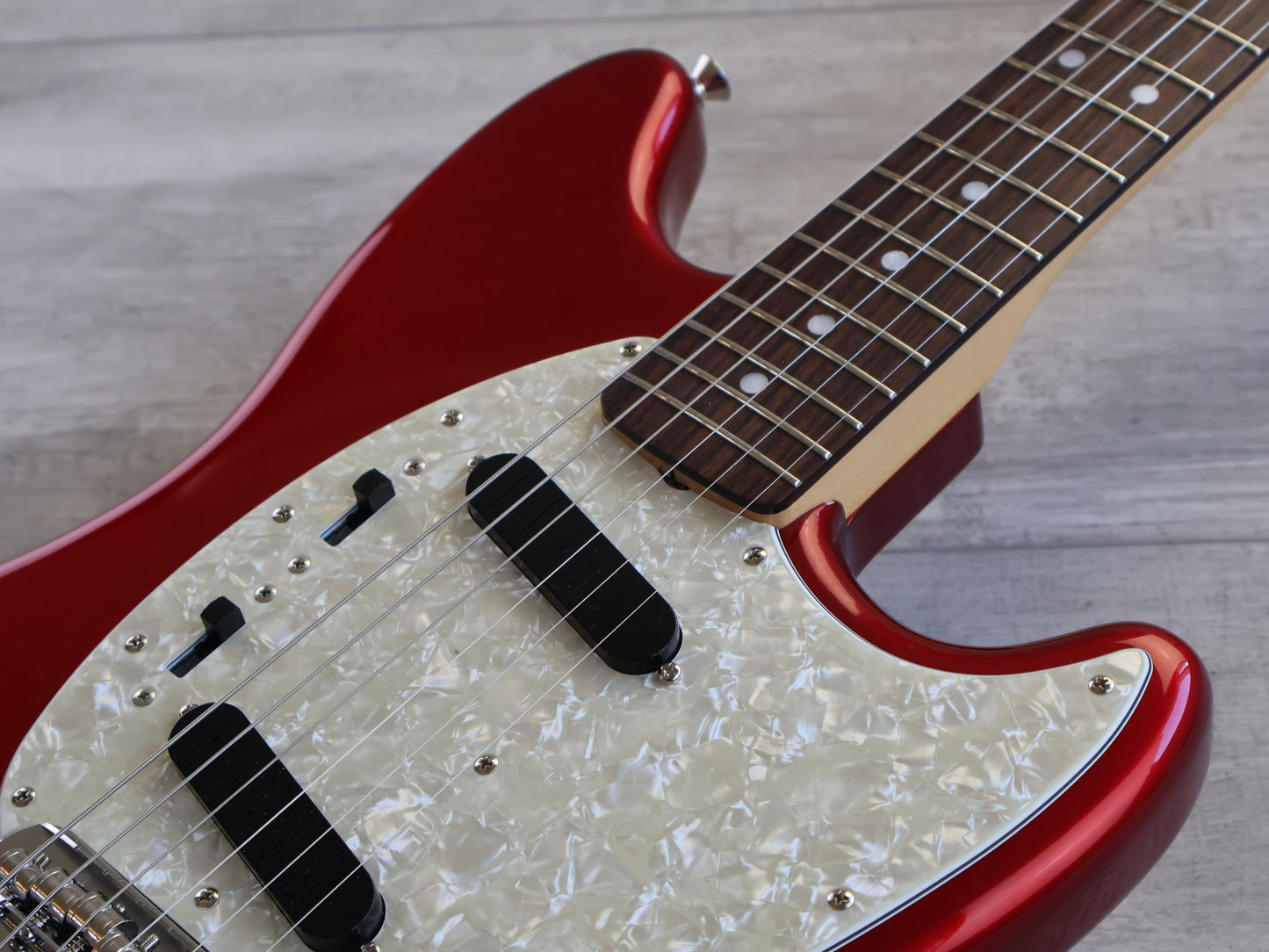 2025 Fender Japan Traditional 70's Mustang (Candy Apple Red)