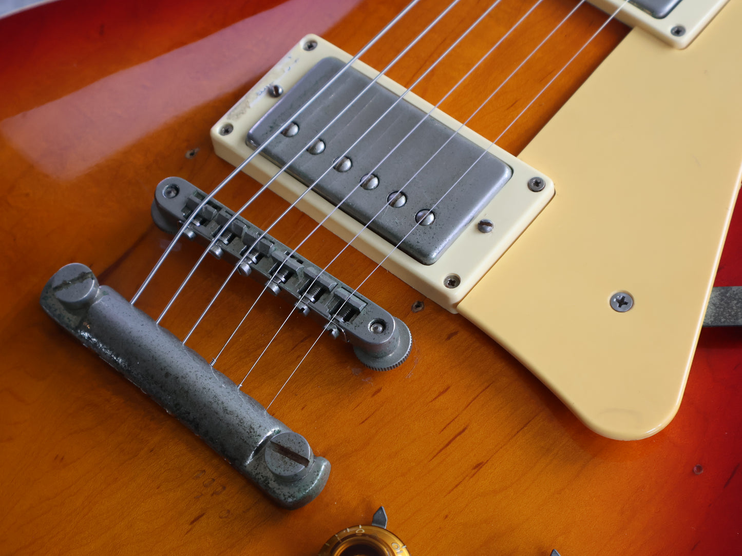 1983 Burny RLG-50 Super Grade Les Paul Standard (Cherry Sunburst)
