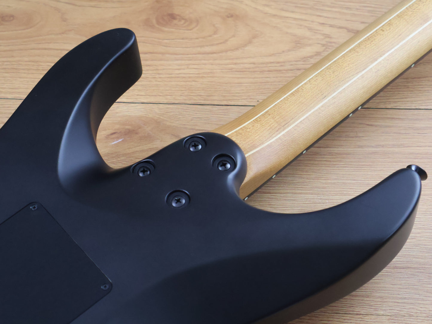 2023 Jackson American Series Virtuoso Floyd Rose (Satin Black)