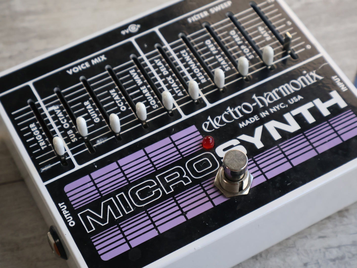Electro-Harmonix Micro Synthesizer Analog Guitar Microsynth Pedal