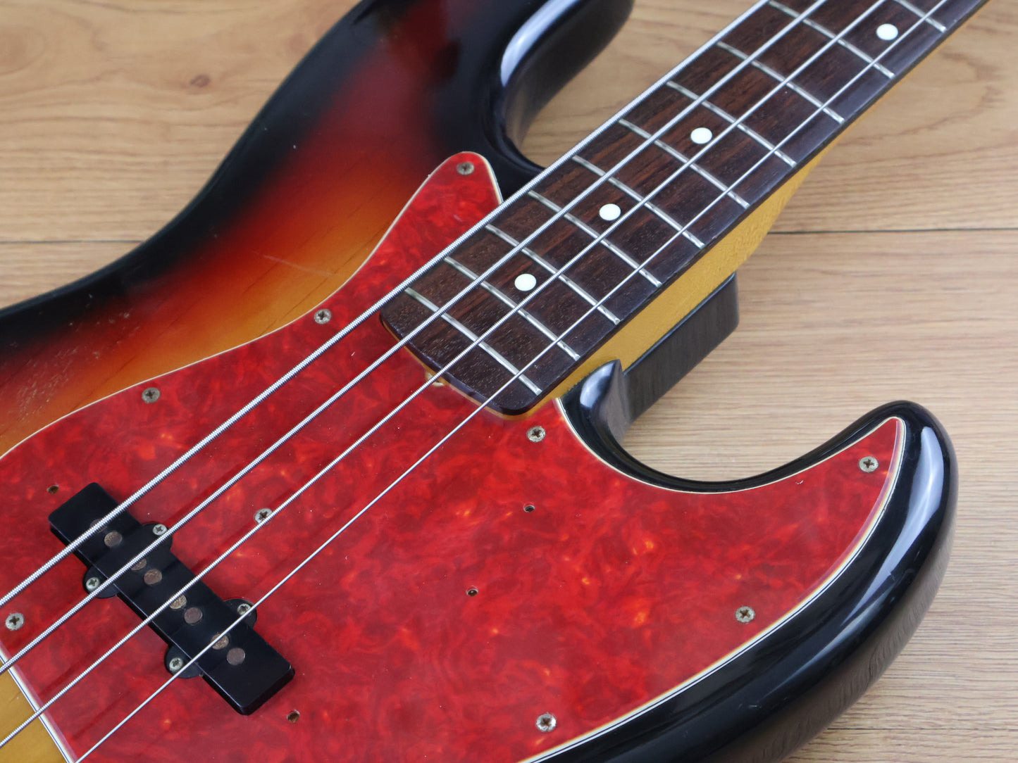 1993 Fender Japan JB62 '62 Reissue Jazz Bass (Sunburst)