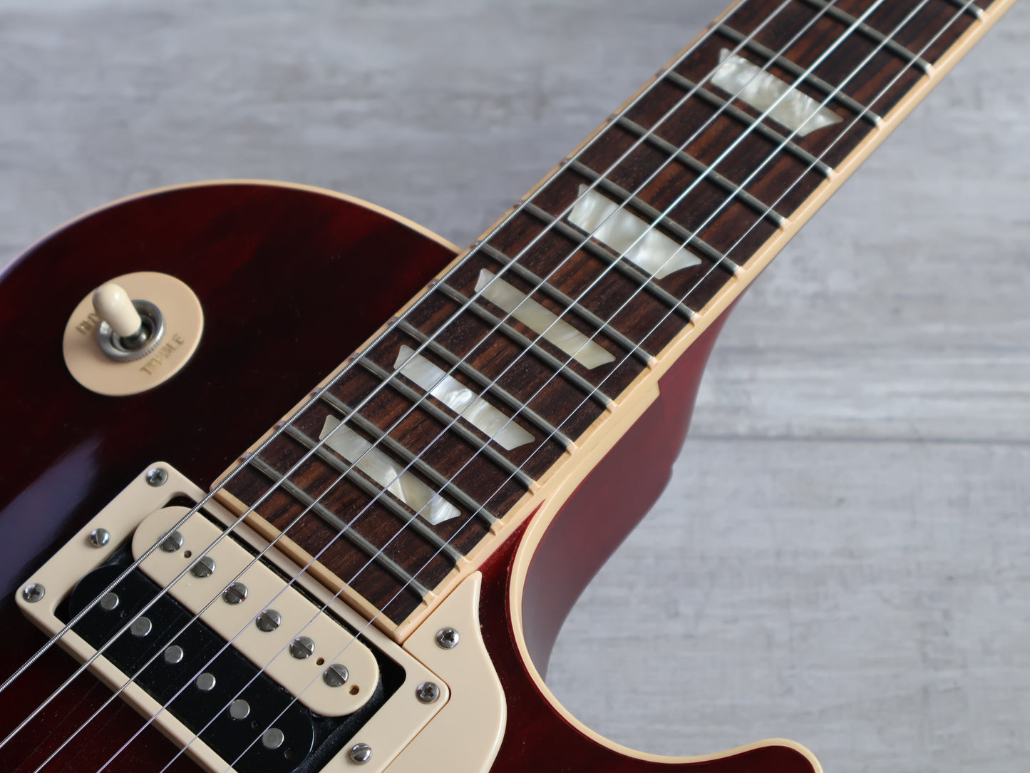 2010 Gibson USA LP Traditional Pro V (Wine Red)