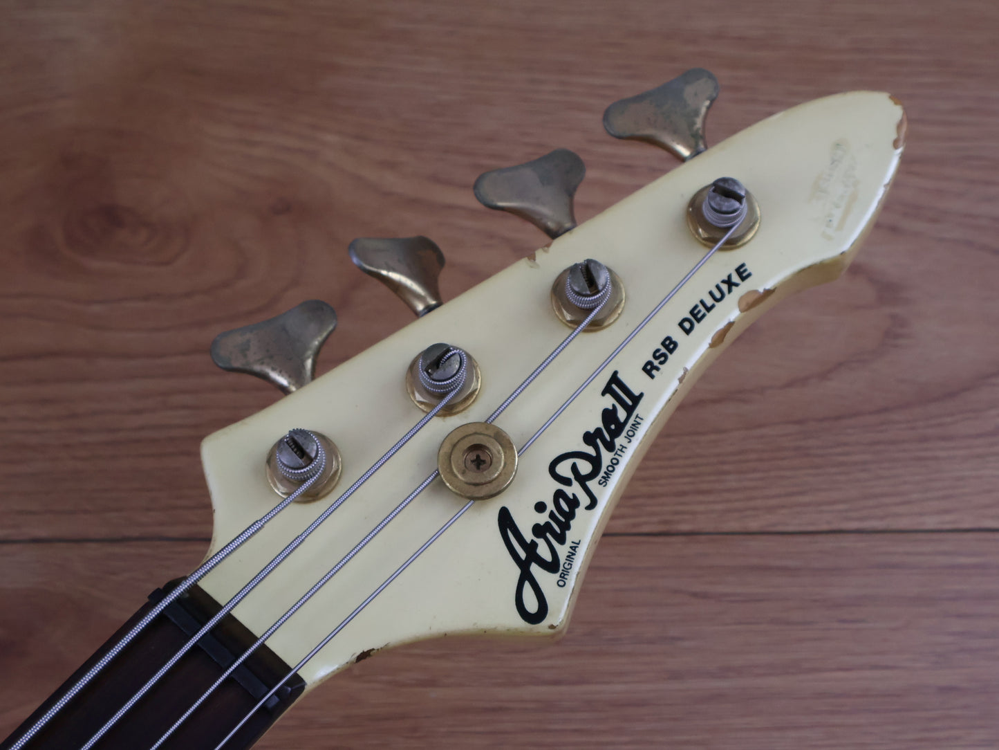 1984 Aria Pro II RSB Deluxe-II Bass (Pearl White)
