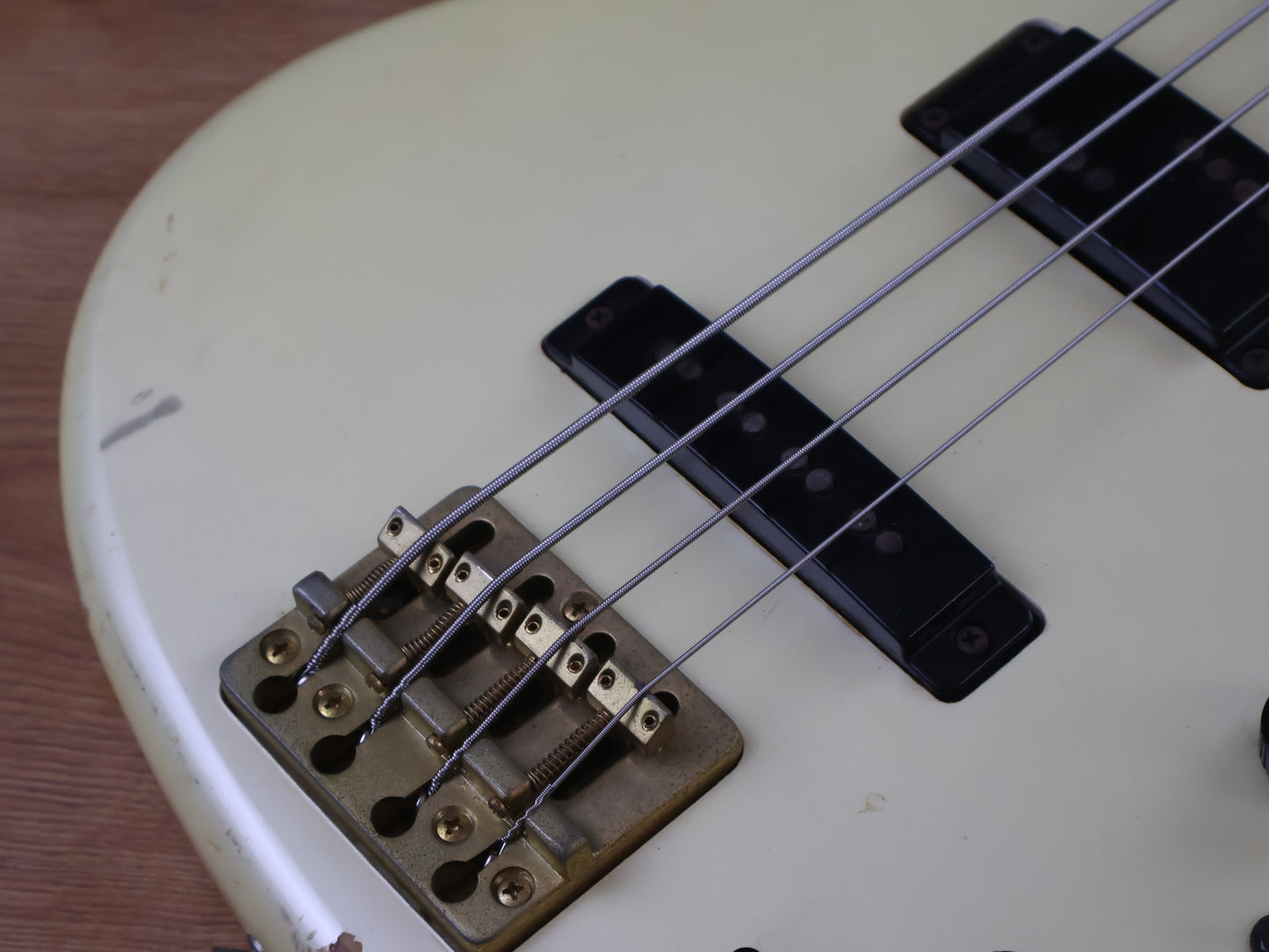 1984 Aria Pro II RSB Deluxe-II Bass (Pearl White)