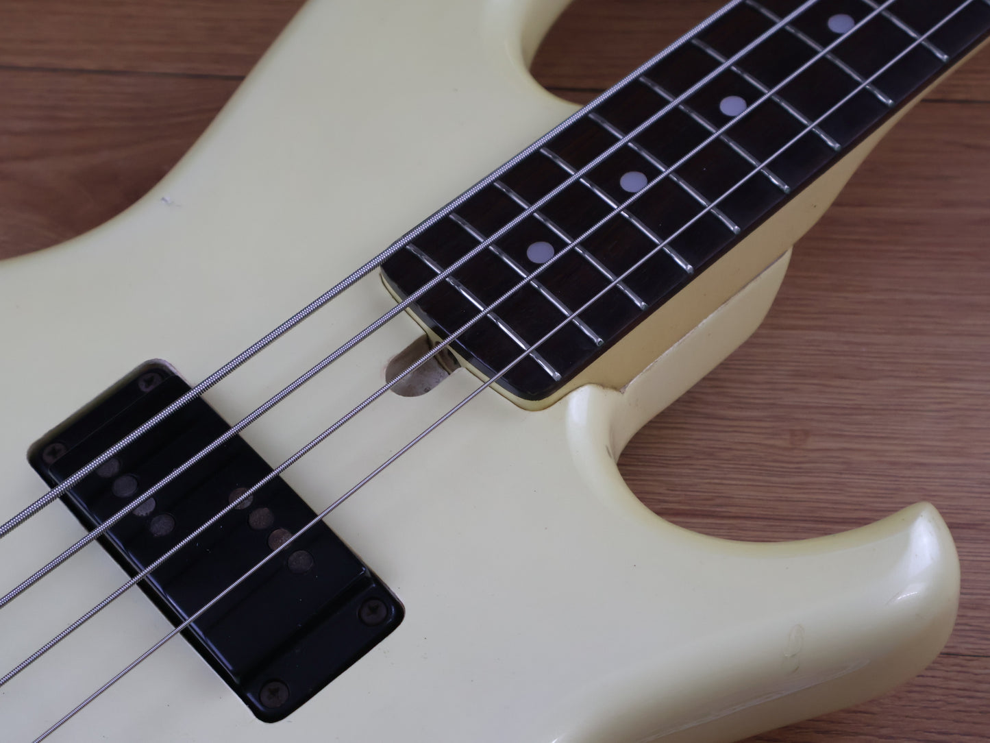 1984 Aria Pro II RSB Deluxe-II Bass (Pearl White)