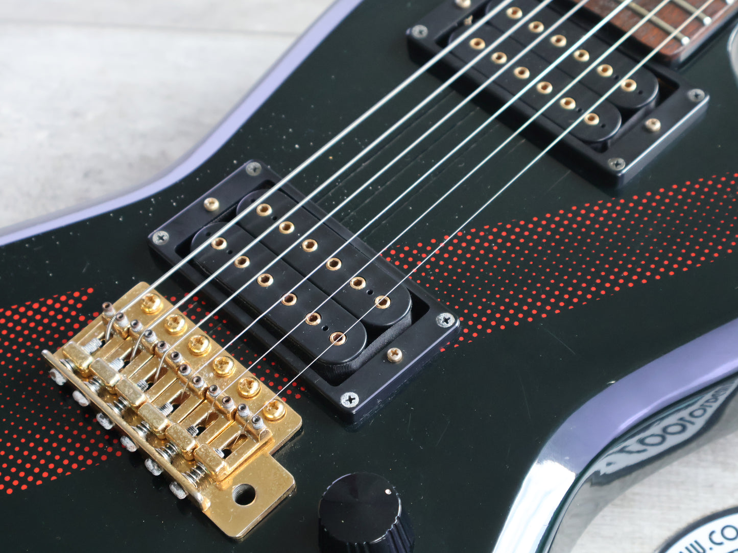 1983 Aria Pro II Japan ZZ Deluxe Explorer (Black/Red)