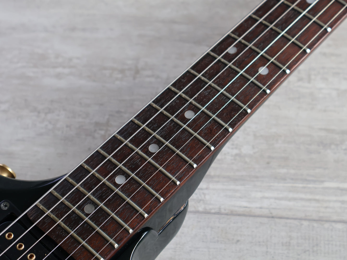 1983 Aria Pro II Japan ZZ Deluxe Explorer (Black/Red)