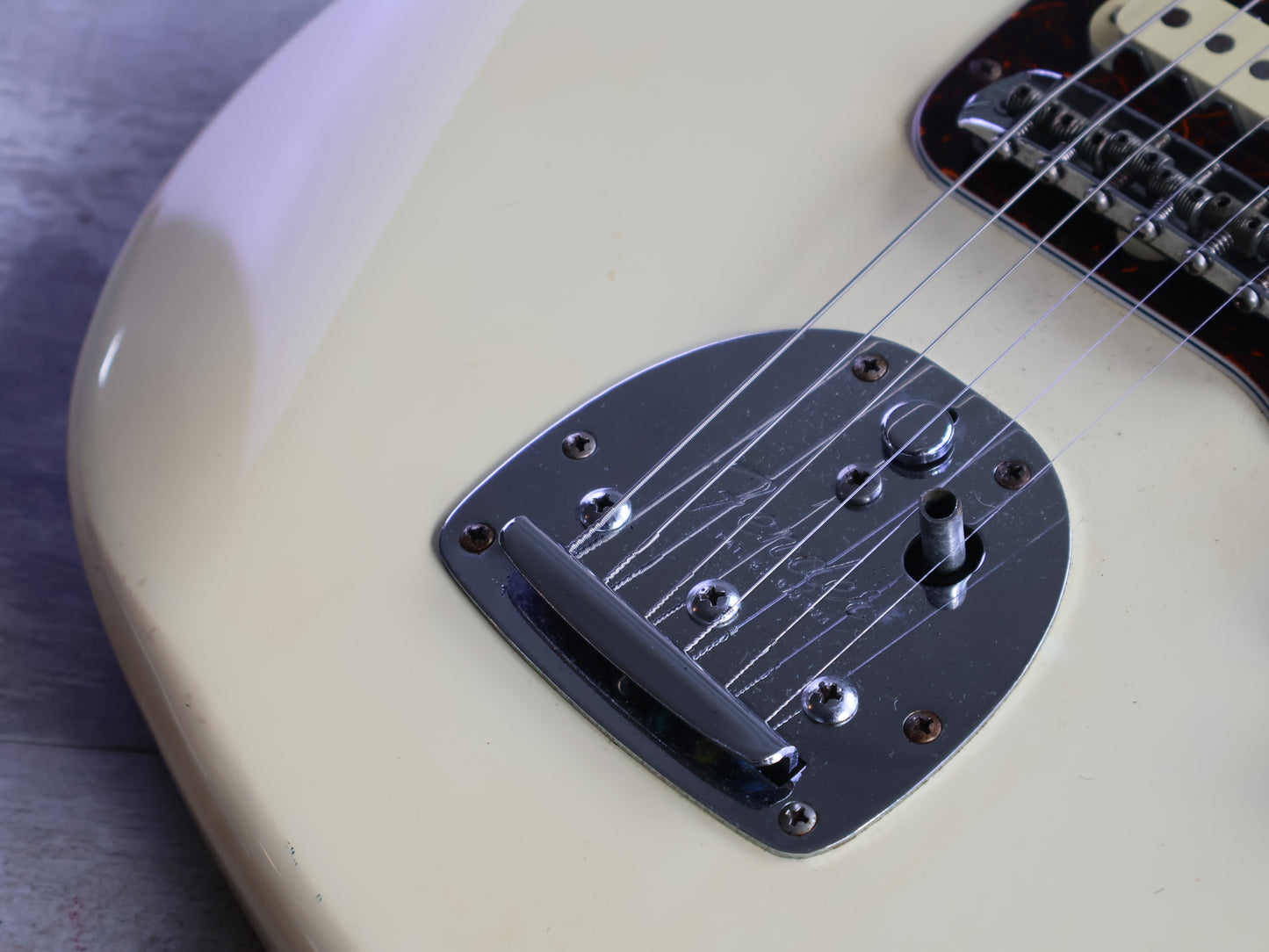 1986 Fender Japan "E Series" JG66-75 '66 Reissue Jaguar (Vintage White)