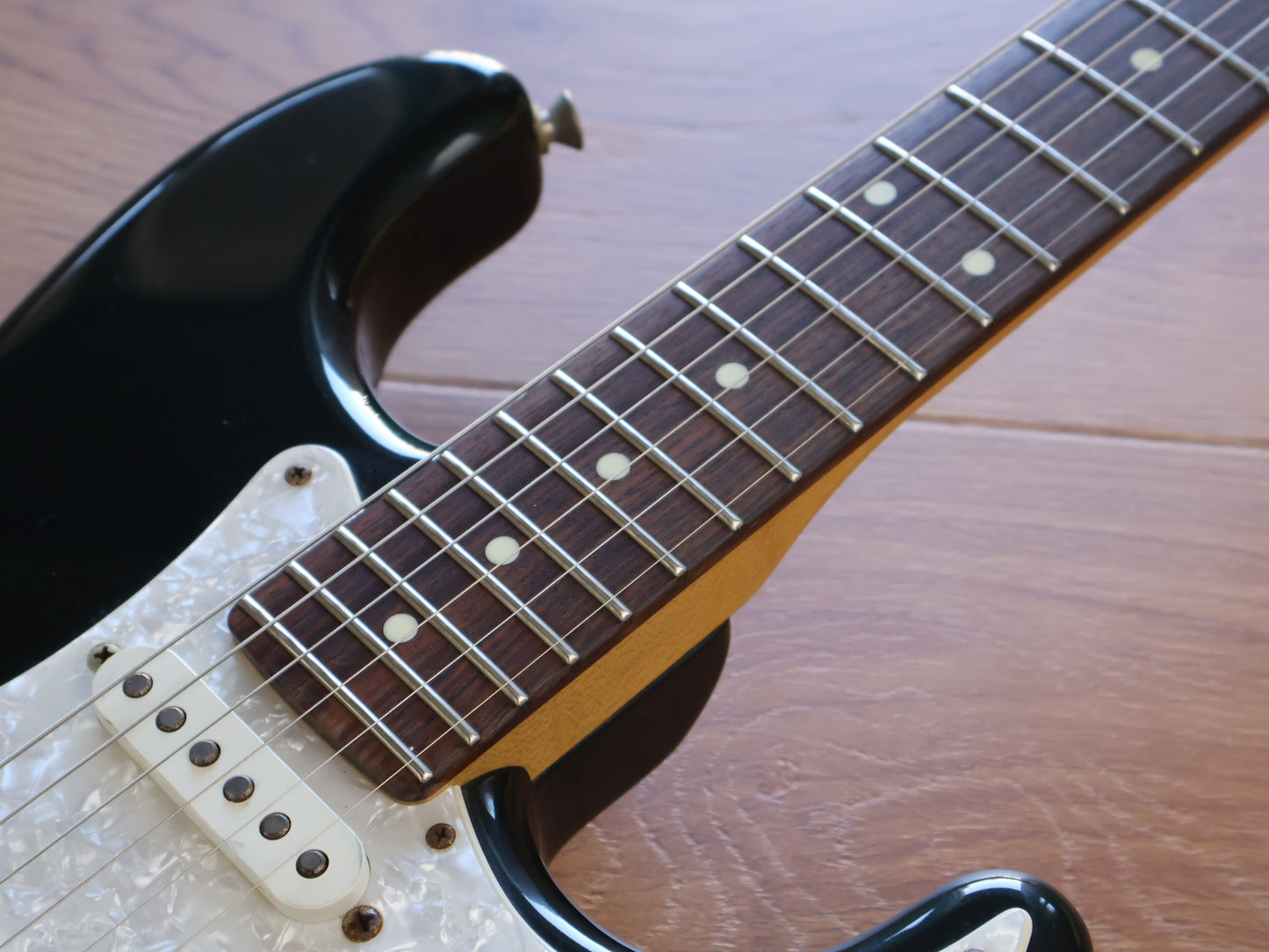 2001 History Japan (by Fujigen) Z1-CFS Stratocaster (Black)