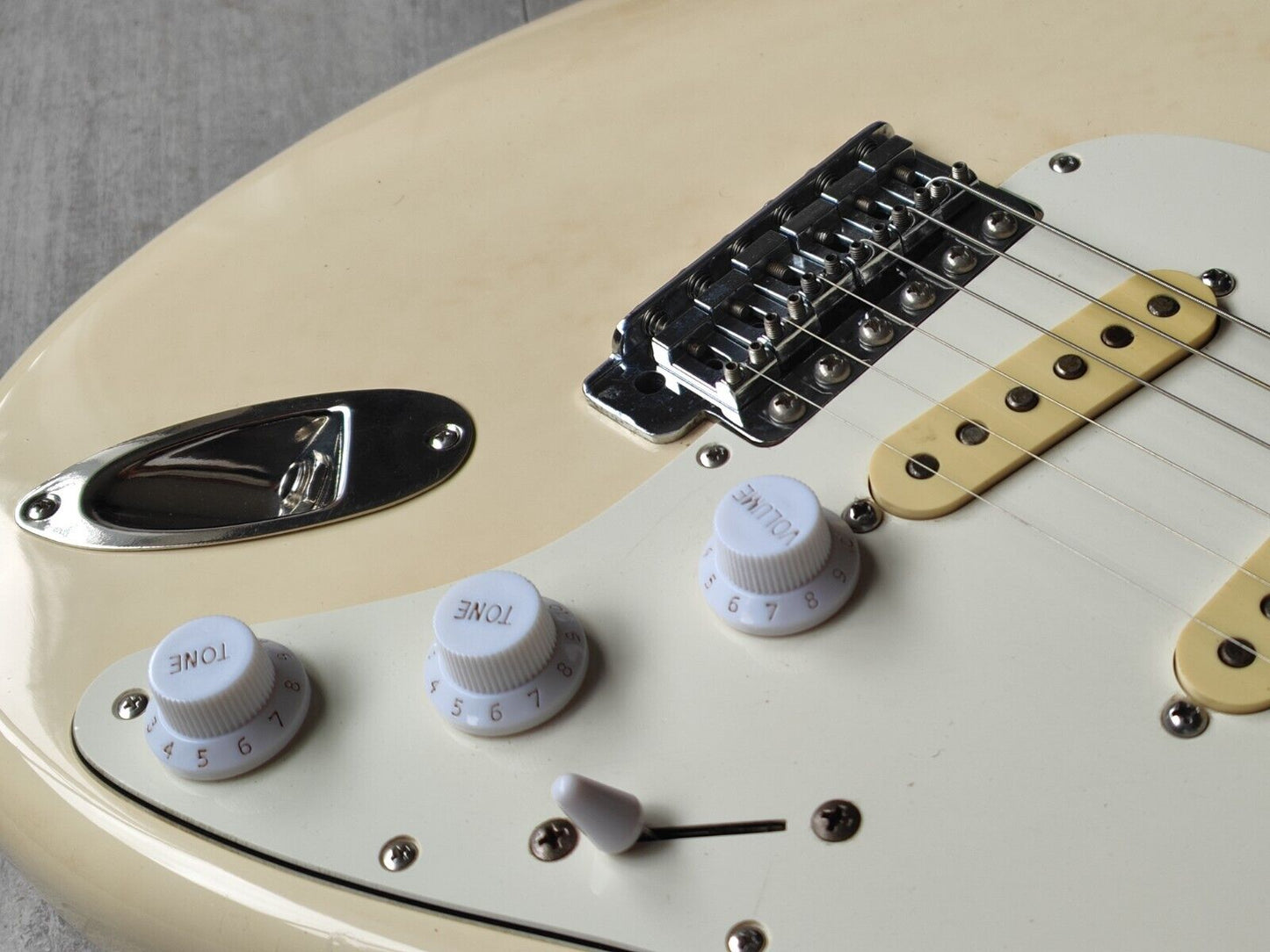 1986 Fender Japan ST72-65 '72 Reissue Blackmore Scalloped Stratocaster (White)