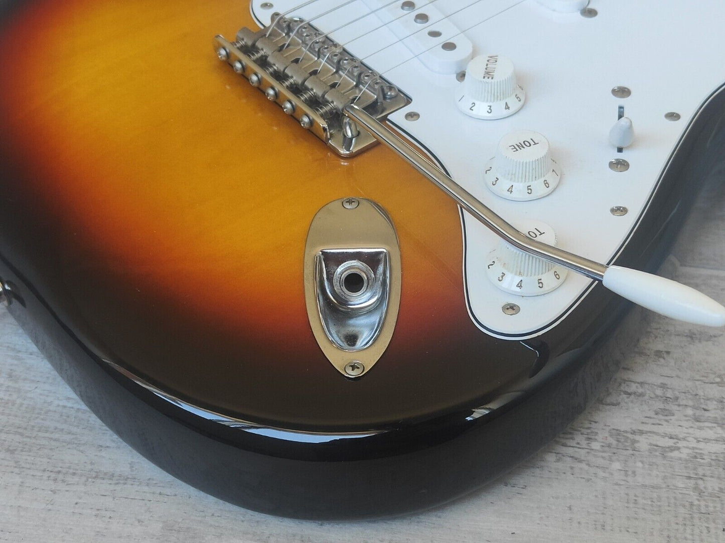 2005 Fender Japan Stratocaster Standard (Sunburst/Maple)