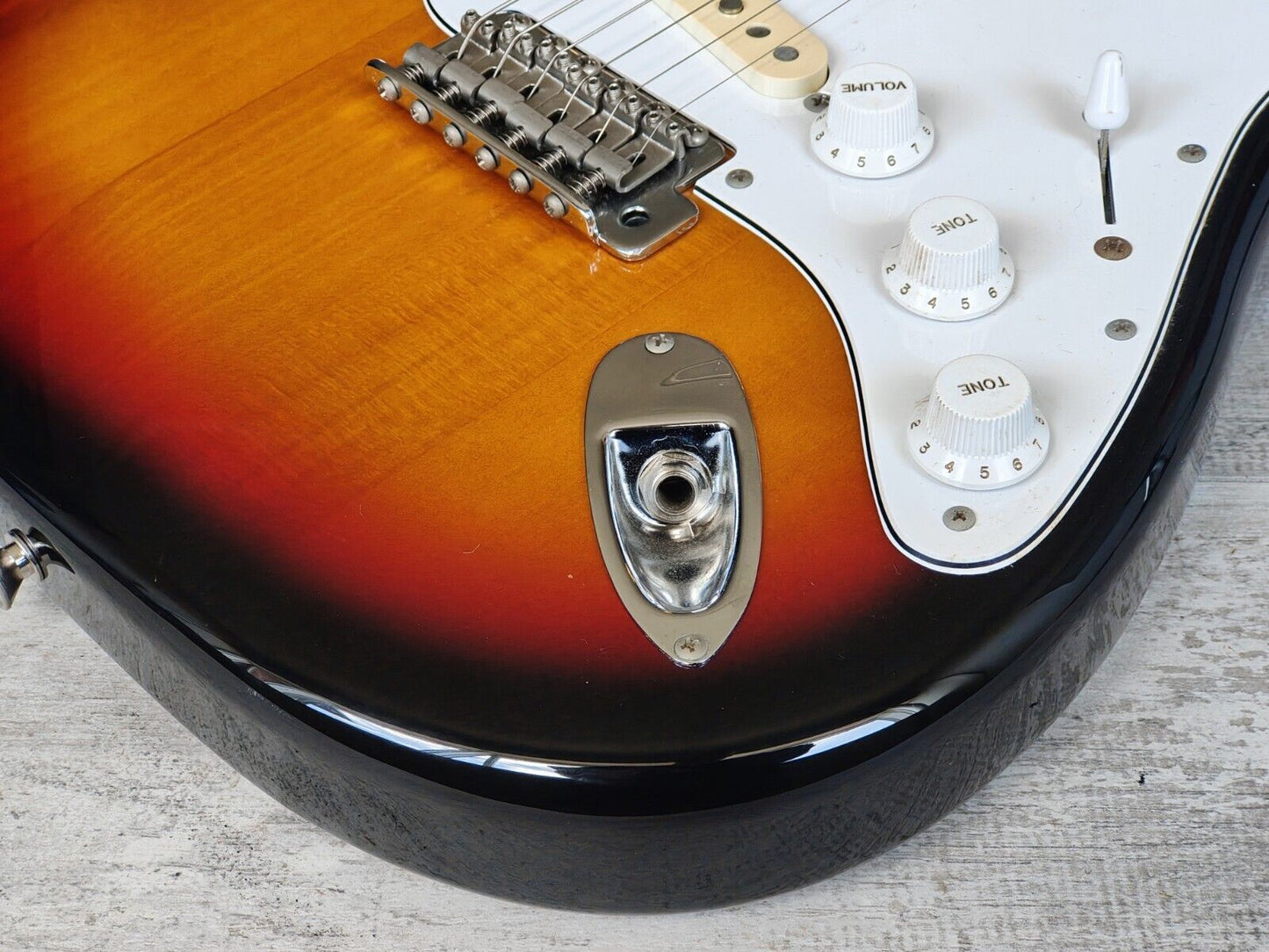2012 Fender Japan ST-STD Stratocaster Standard (Sunburst)