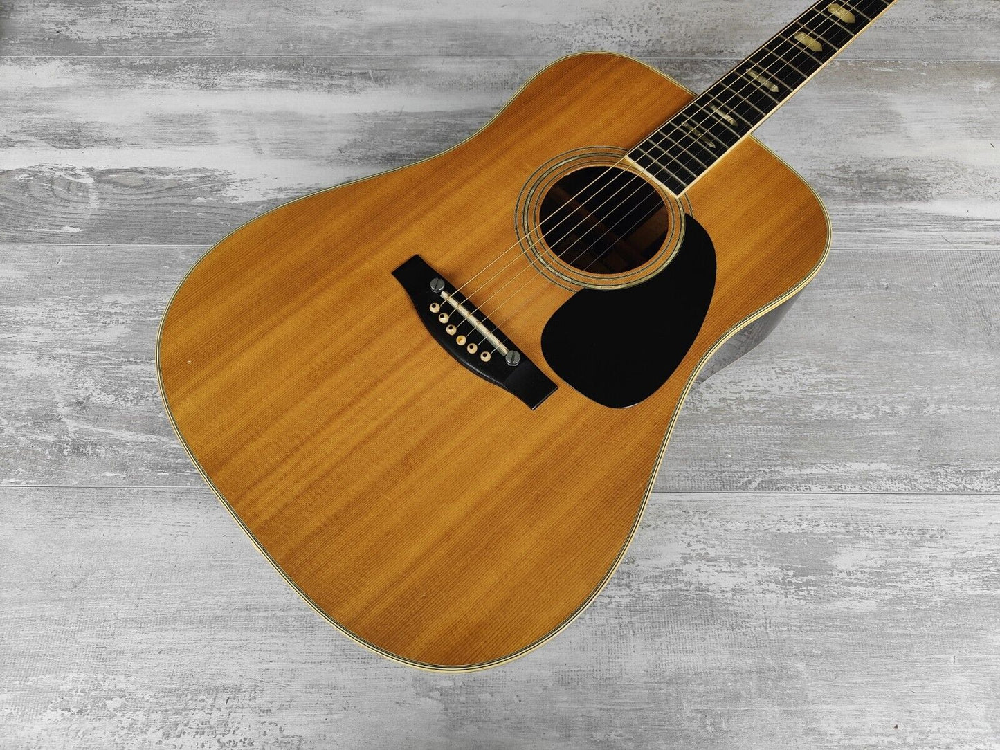 1970's Domino Japan Vintage Acoustic Guitar (Natural)